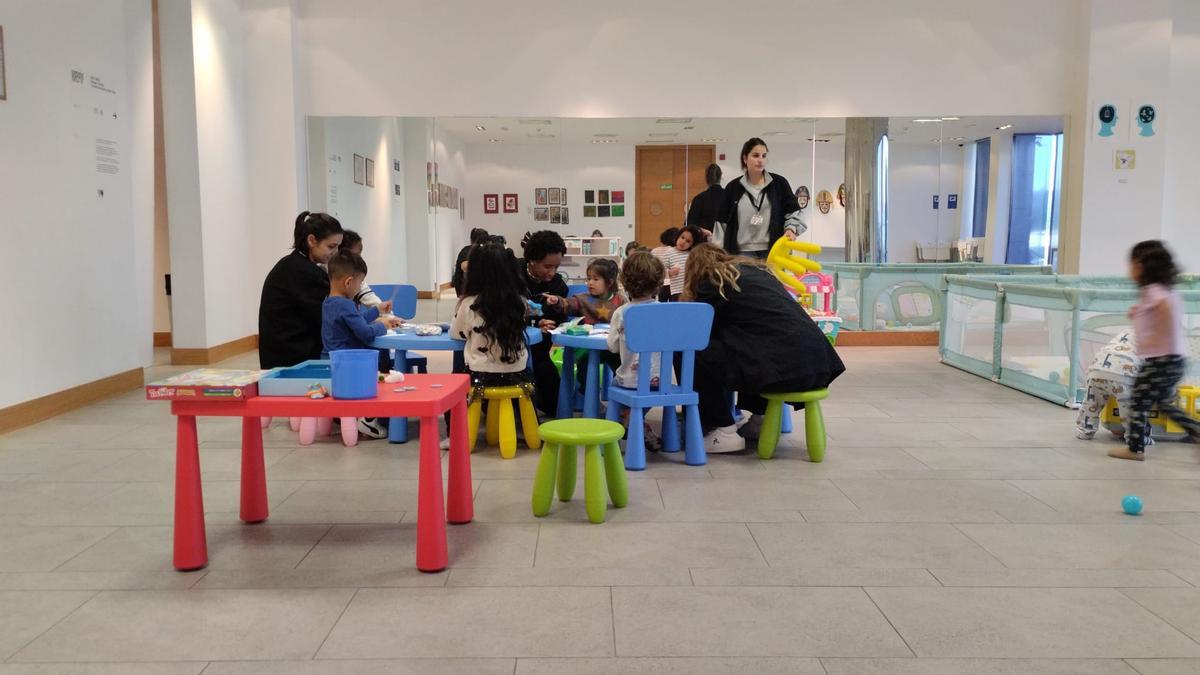 Sesión de 'Peques' con menores