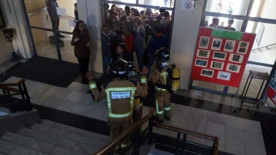 Evacuado el Instituto Castelar por una alarma antiincendios