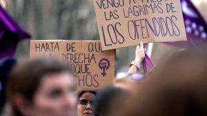 Miles de mujeres se manifiestan durante el 8M en Madrid