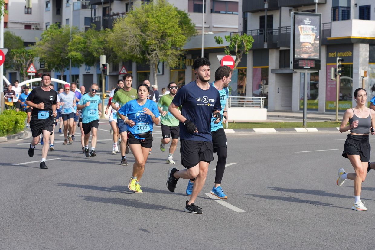 Búscate en las fotos de la Carrera de las Empresas en Castellón