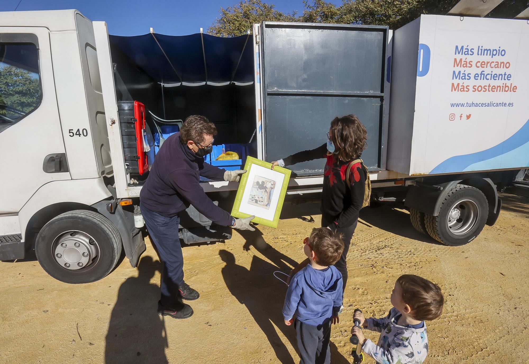 Escombreras ilegales, Ecopuntos y Ecoparque