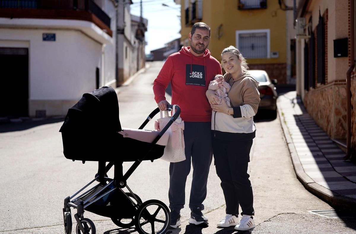 Reportaje sobre la apertura de una mina de Wolframio en Abenojar, Ciudad Real, que va a generar 300 empleos.