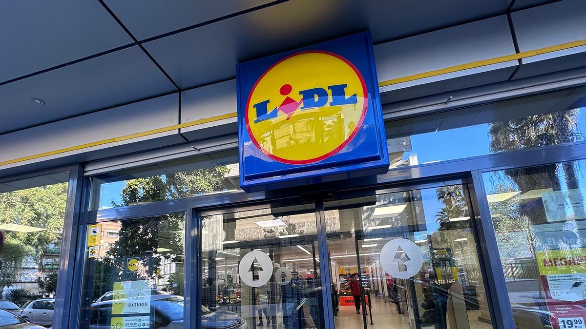 Mañana se esperan colas kilométricas en Lidl para conseguir el pantalón de ejercicio de 'Gandalf el gris' más barato: por 6,99 euros "para pasear por la ciudad o por la Tierra Media"
