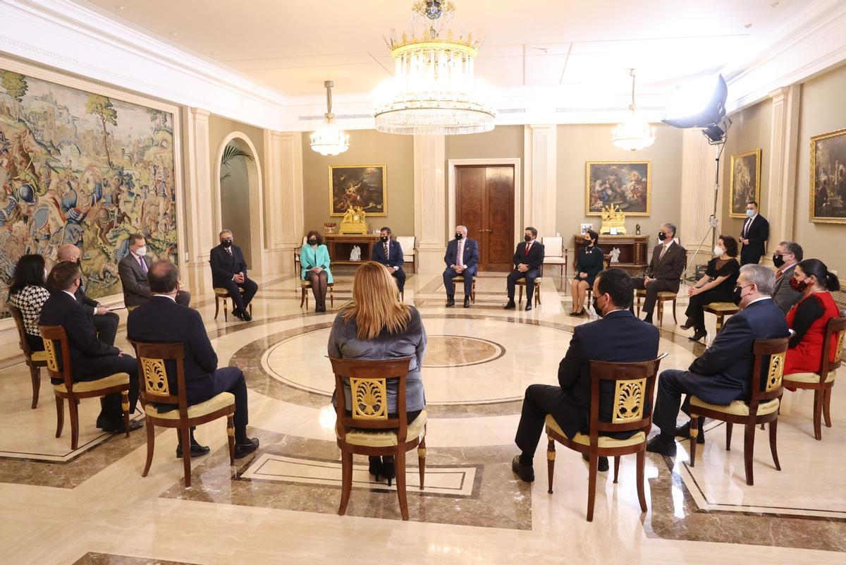 Un momento de la audiencia entre los representantes del Consejo General de Colegios de Gestores Administrativos y el Rey Felipe VI.