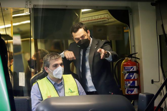 Pruebas en el tramo del metro de Málaga y visita a la estación de Atarazanas