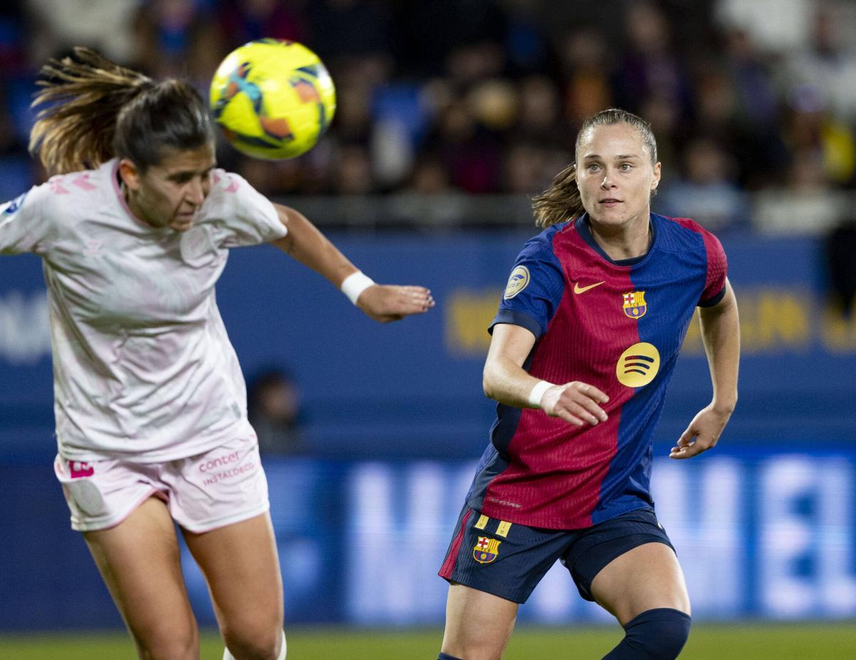 Ewa Pajor contra el Levante Badalona