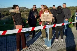 Los seguidores despiden a Robe Iniesta en Plasencia: &quot;Forma parte de nuestra vida&quot;