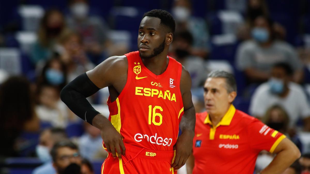 Garuba y Sergio Scariolo, en un partido con la selección española