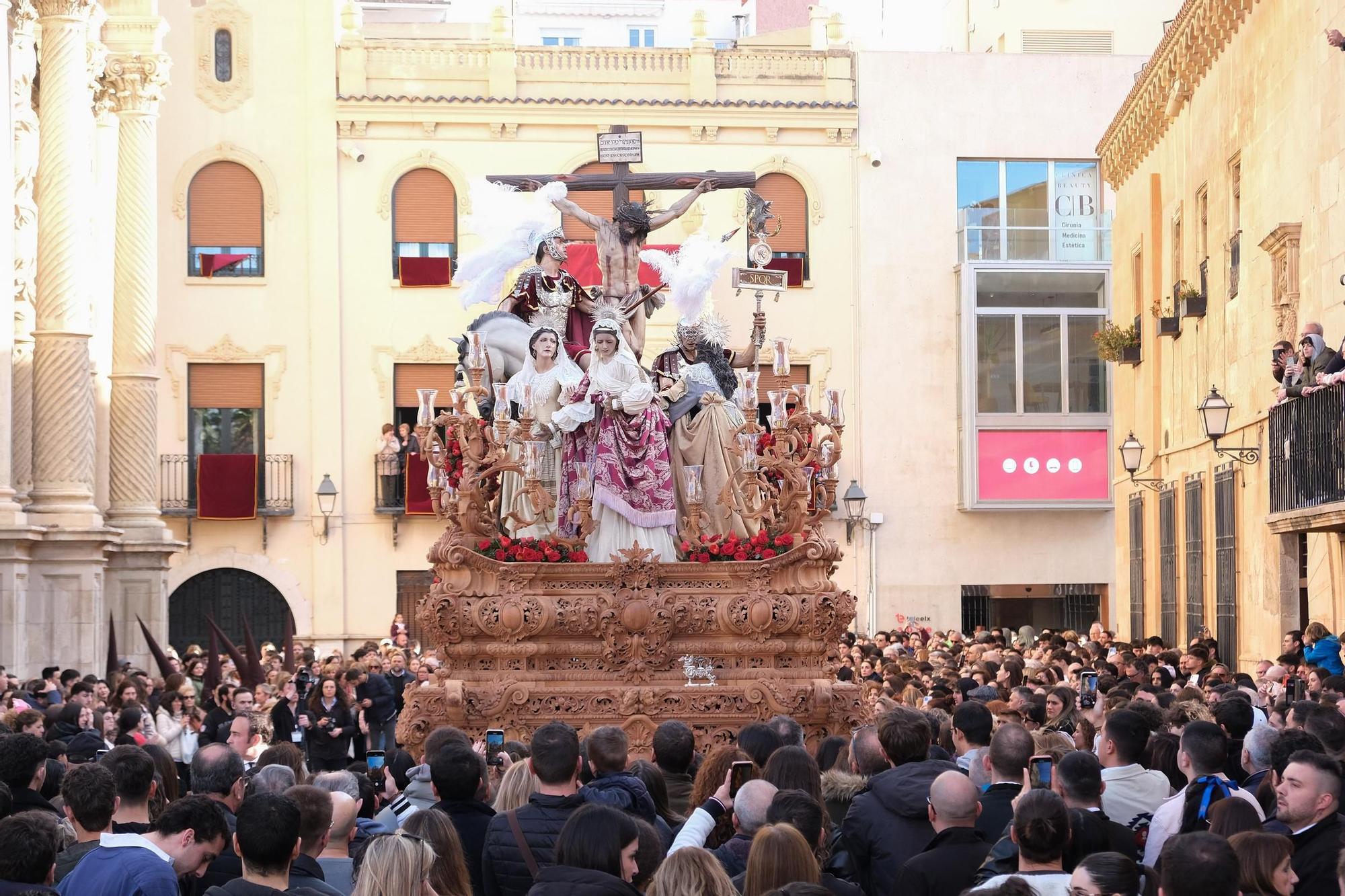 Las mejores imágenes del Martes Santo en Elche