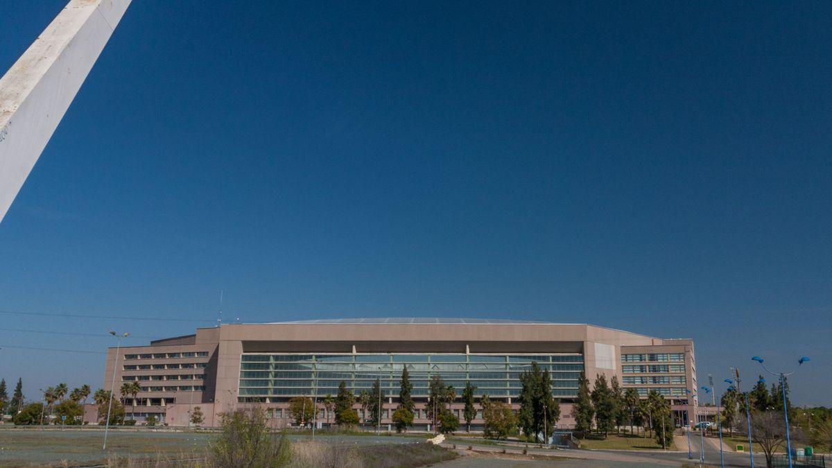 Exteriores del estadio de La Cartuja de Sevilla.