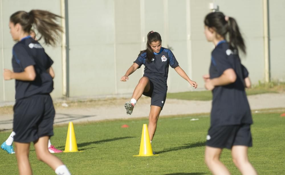 Los equipos femeninos del Deportivo dan sus primeros pasos en Abegondo