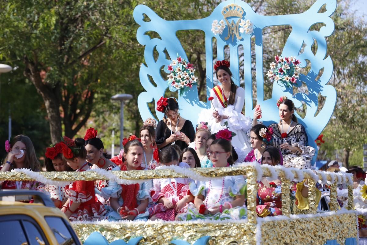 Gran ambiente y día soleado para la romería de Linares