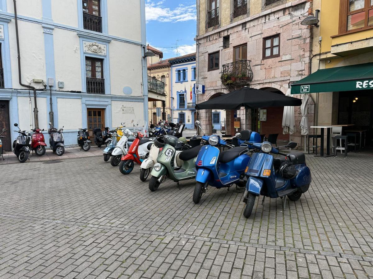 La concentración de vespas y lambrettas de Grado, en imágenes La concentración de vespas y lambrettas de Grado, en imágenes