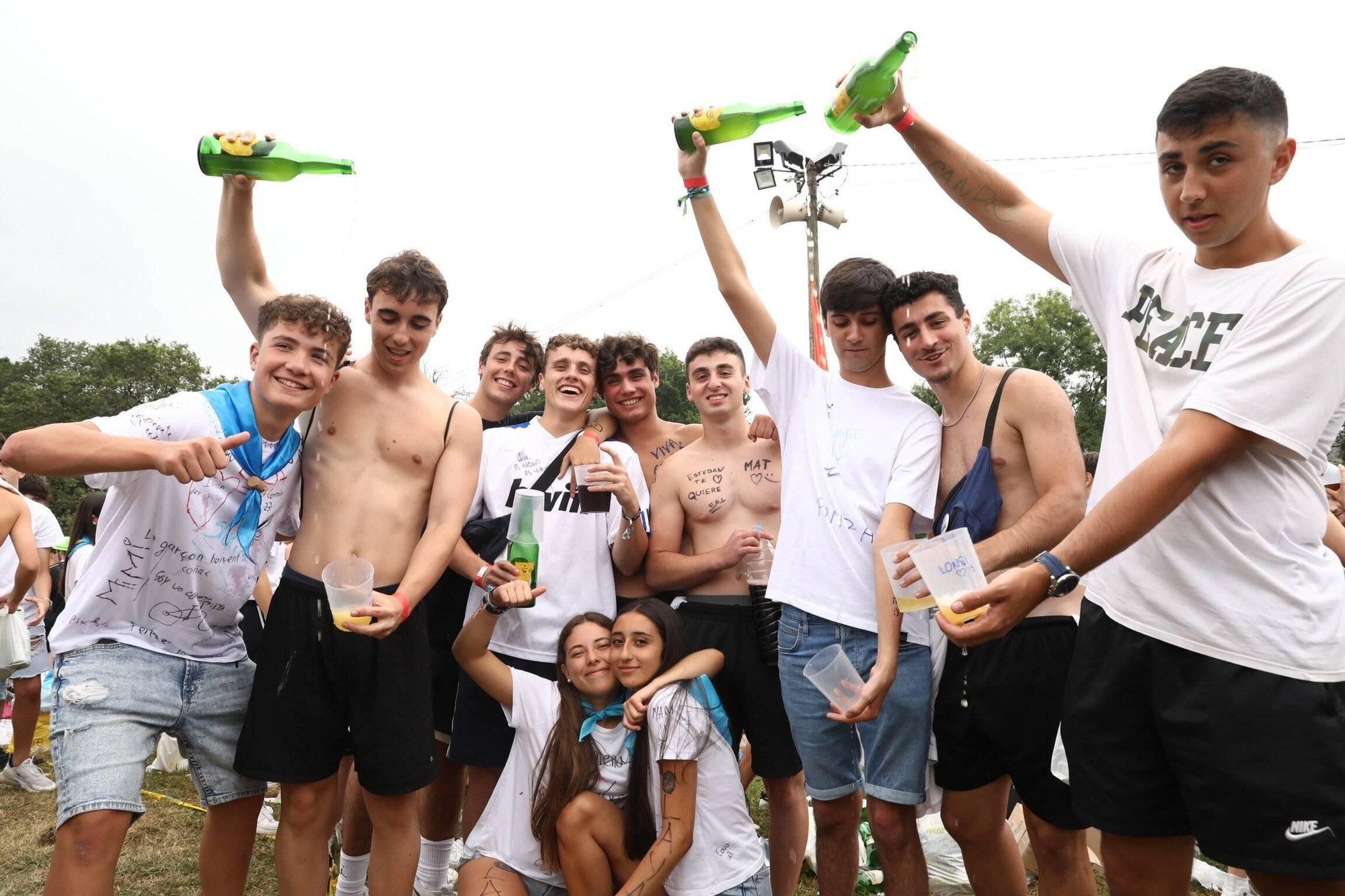 En imágenes: Miles de romeros celebran el Carmín en la Pola