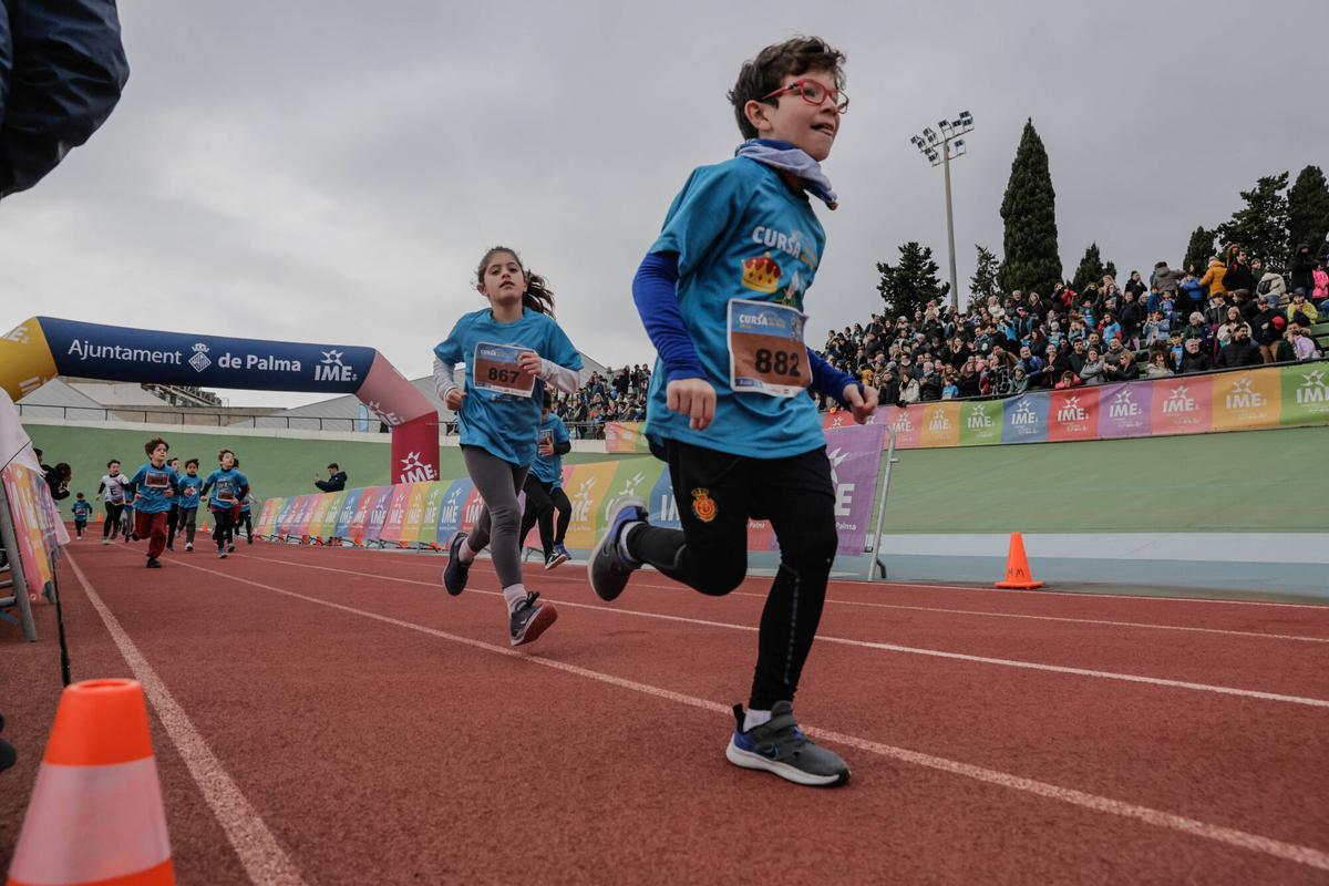 FOTOS | La XVI Cursa Infantil de Reis llena Son Moix de ilusión, deporte y ambiente familiar tras aplazarse por el mal tiempo