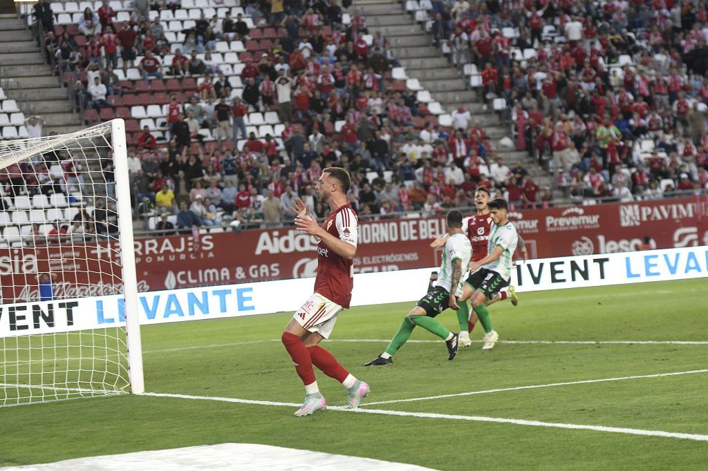Las mejores imágenes del partido entre el Real Murcia y el Antequera