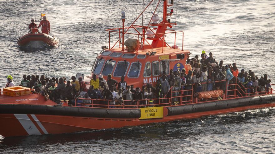 263 Migrants Rescued from Five Vessels in the Canary Islands
