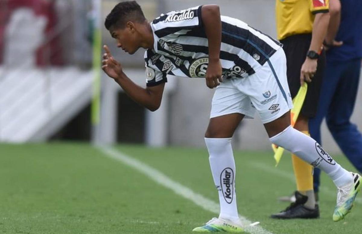 Ângelo Gabriel, en su debut con el Santos