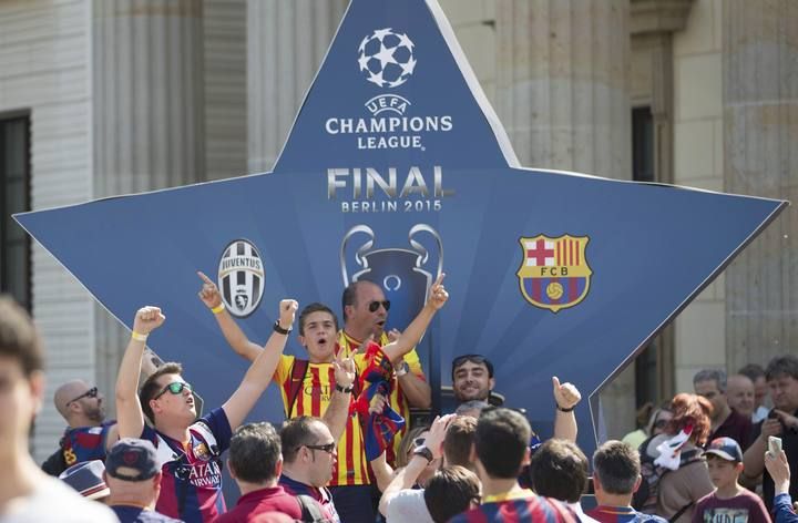 Las aficiones de Barça y Juventus calientan la final de la Champions League