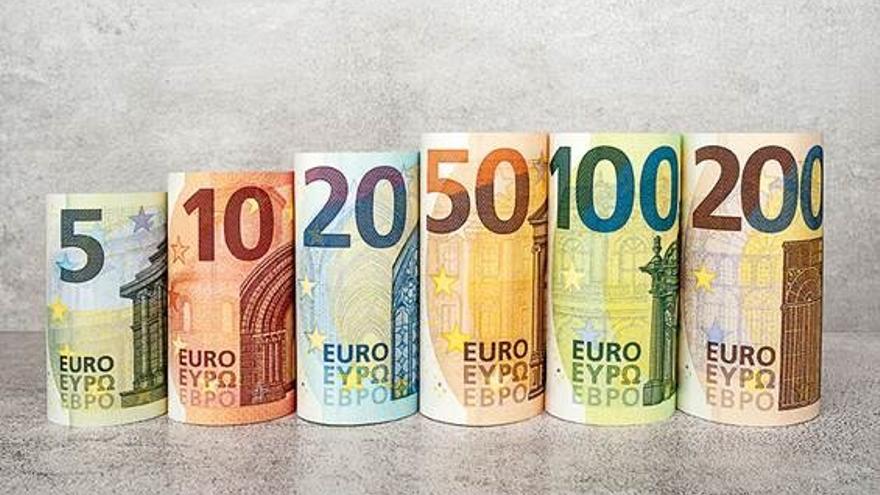 Archivo - Billetes en euros de la serie Europa