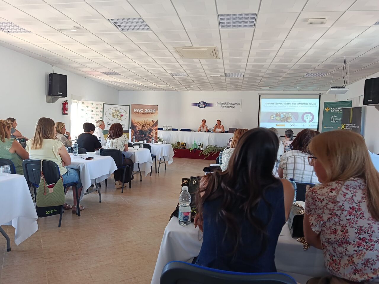 Una de las jornadas que organiza Cooperativas Agro-alimentarias Extremadura.