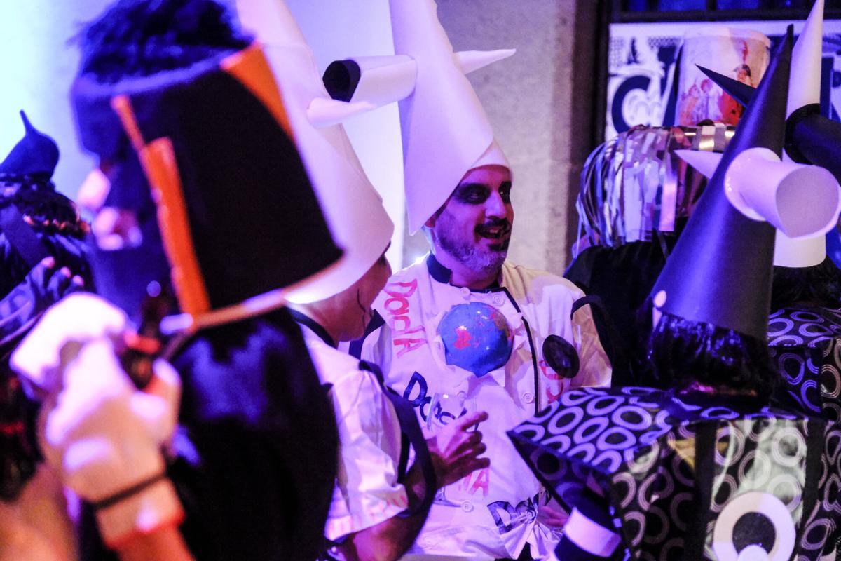 Fiesta de ‘CAAMnaval’:  el dadaísmo