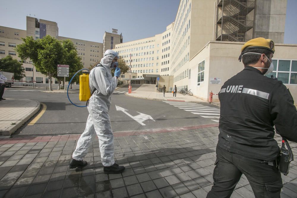 Trabajos de la UME en la Estacion de Renfe, Luceros y Hospital General de Alicante