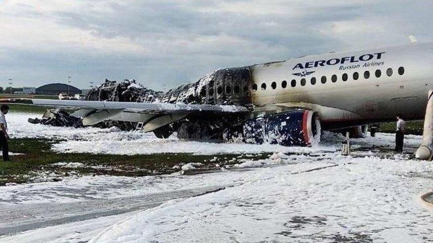 El piloto del avión ruso dice que pudo ser un rayo el que causó el incendio