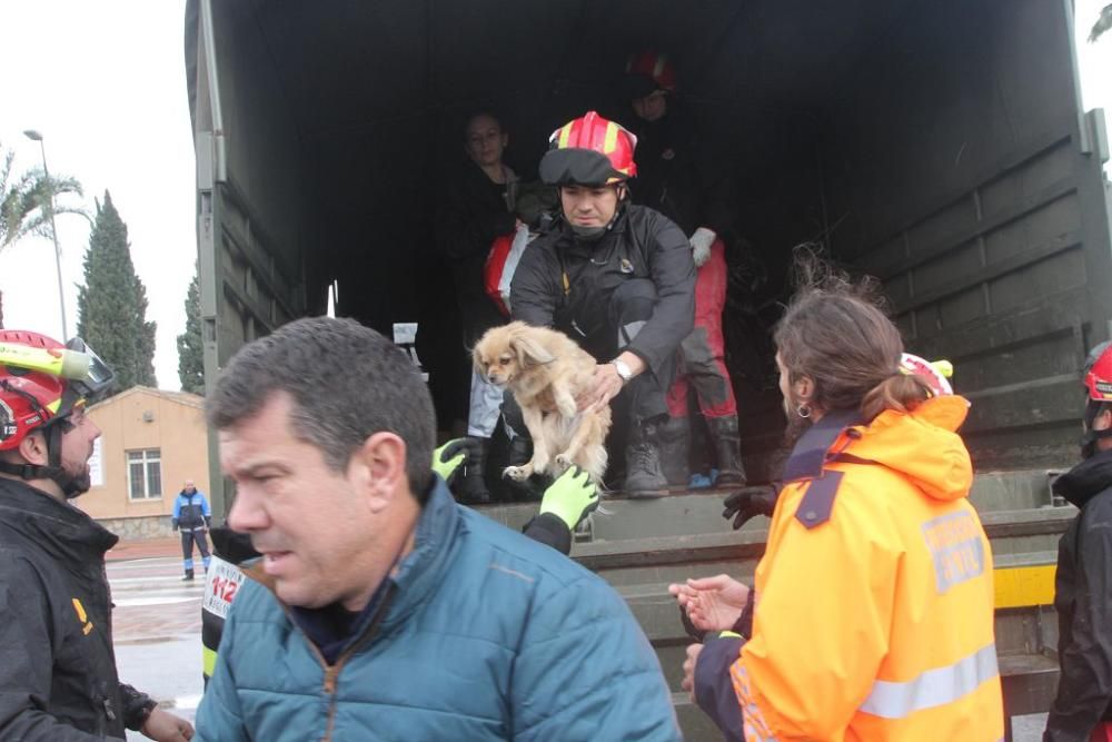 La UME monta su base en Los Alcázares para ayudar