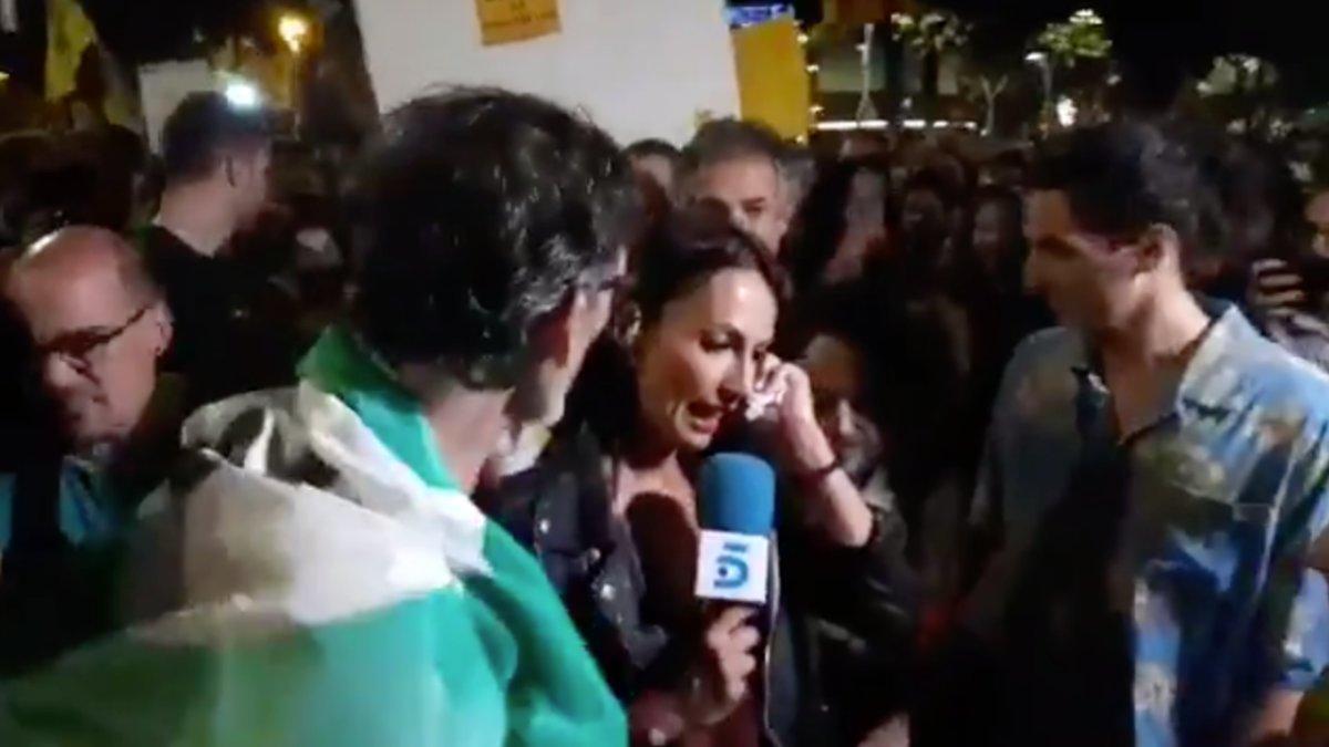 Laila Jiménez increpada por varios asistentes de las manifestaciones por el aniversario del 1 de octubre