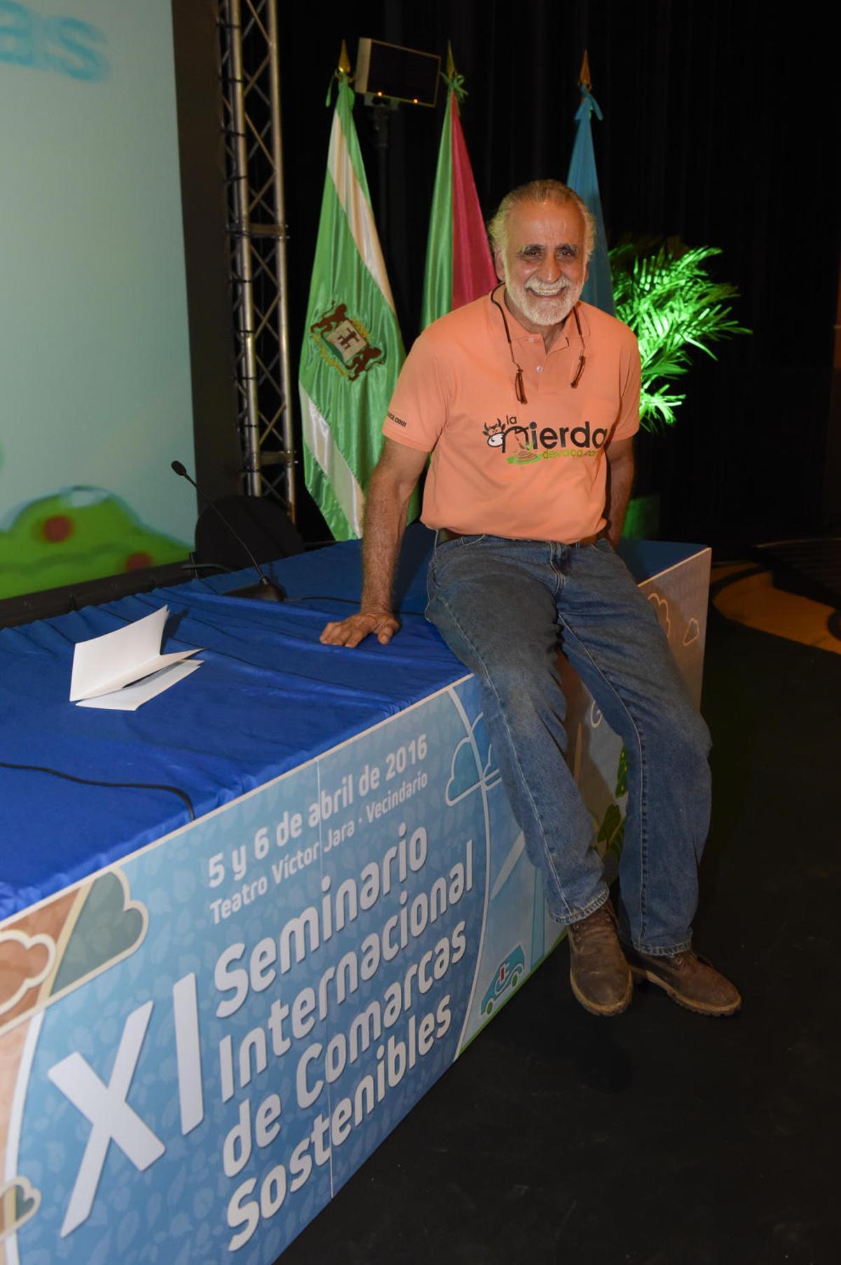 Jairo Restrepo en el teatro Víctor Jara de Vecindario.