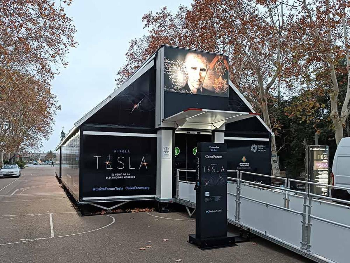 Carpa de la exposición Tesla que se instalará en La Marina.