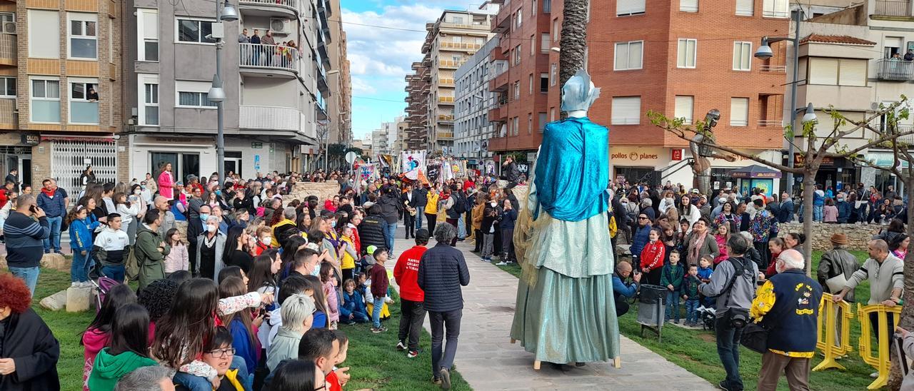 Momento en el que el alcalde ha entregado las llaves de la ciudad al Carnestoltes.