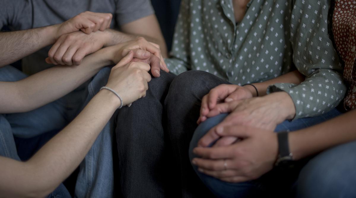 Familiares de una persona con alzhéimer.