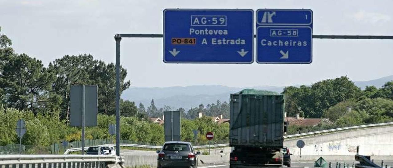 La llegada de la AG-59 O Rollo reducirá el tiempo del viaje A Estrada-Santiago. // Bernabé/Cris M.V.