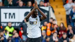 El defensa del Valencia Diakhaby durante el partido ante el Leganés