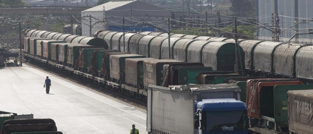 El tren llegará al puerto de Sagunt a partir de 2021 tras 15 años de espera