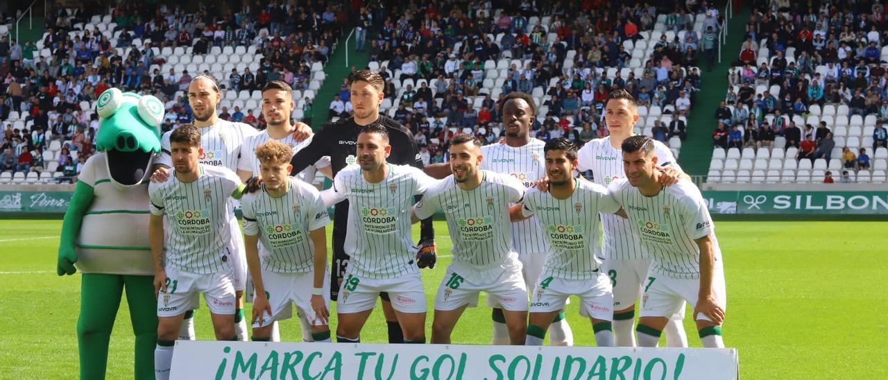 Equipo titular de Córdoba CF que se enfrentó este domingo al Ceuta, en El Arcángel.