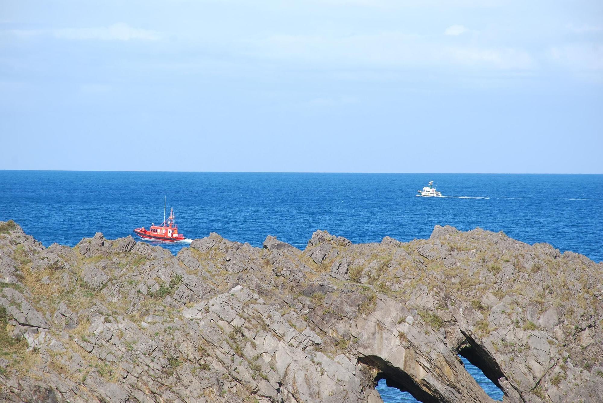 Búsqueda de un desaparecido en el mar en Llanes