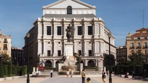 Fachada del Teatro Real y Plaza de Oriente, en una imágen de archivo tomada el 10 de octubre de 1997. EFE/J.J.Guillén/áb