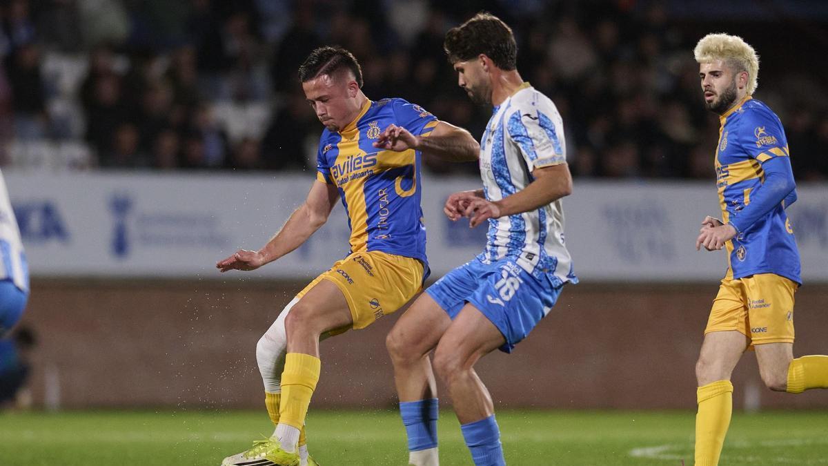 Nando Almodóvar: La parada del portero del Avilés opta a la mejor de Primera Federación | Talavera – Avilés