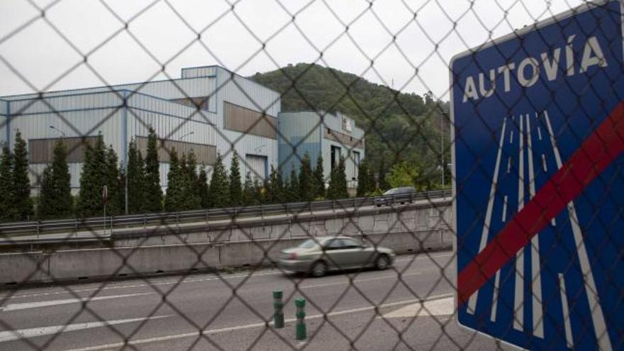 Los talleres de Felguera Construcciones Mecánicas en Barros.