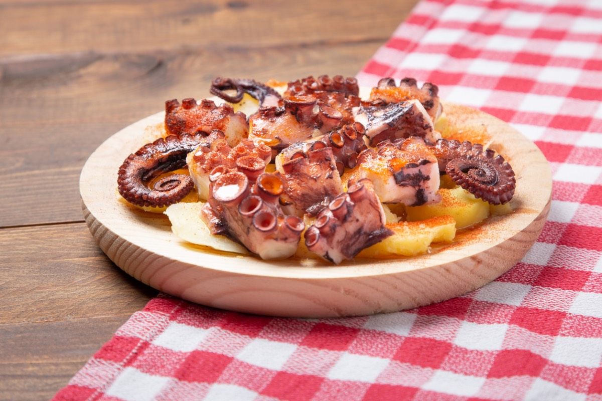 Pulpo con cachelos, plato típico de Galicia