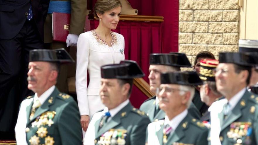 La Reina ensalza a la Guardia Civil y homenajea a los agentes asesinados por ETA