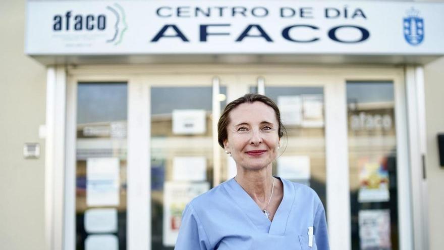 Maria José Rojo, técnica en cuidados de enfermería en la asociación Afaco de A Coruña: «Las rutinas facilitan la estimulación y el cuidado en el alzhéimer»