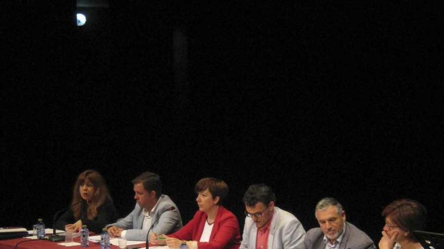 Responsables de la asociación, durante la asamblea anual. Foto