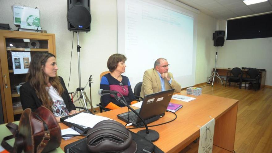 Vilagarcía conmemora el día de la bicicleta con una mesa redonda en el IES Cotarelo