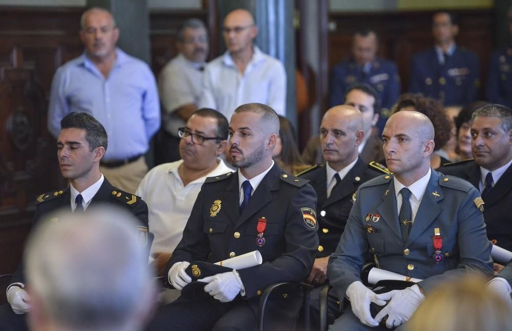 Entrega de medallas al mérito de la protección civil