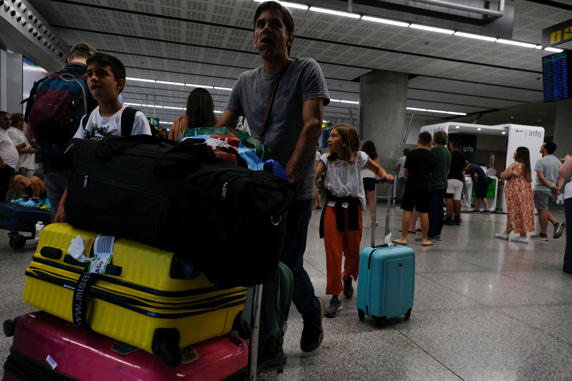 Comienza julio con el aeropuerto de Málaga lleno