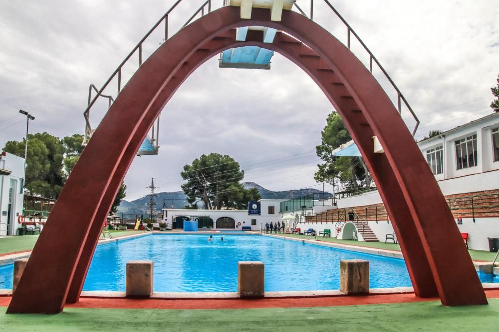 Alcoy inicia la temporada de piscinas